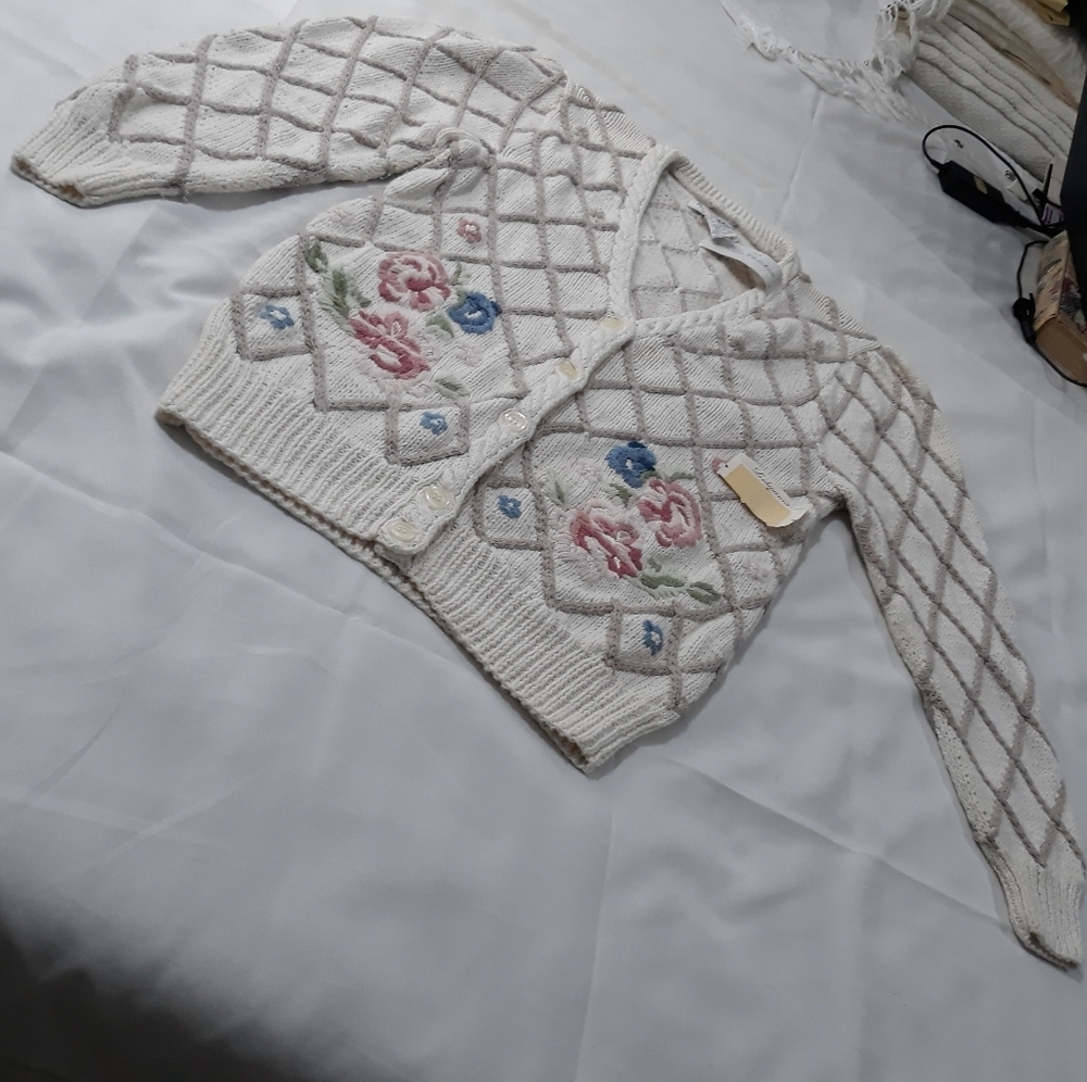 Vintage Floral HandKnit Cardigan Sweater Embroidered Floral New With Tag